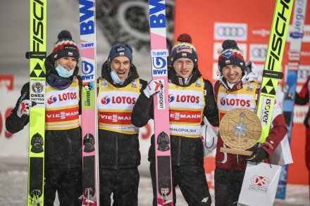 Polska drużyna ze srebrnym medalem w Zakopanym