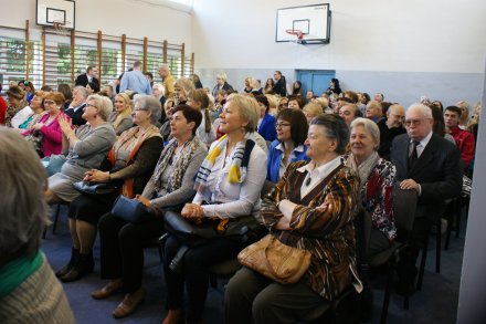 Goście podczas akademii z okazji jubileuszu szkoły