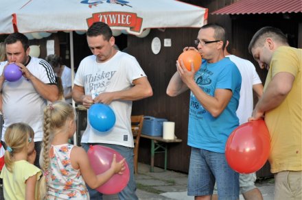 Konkurs dmuchania balonów dla panów