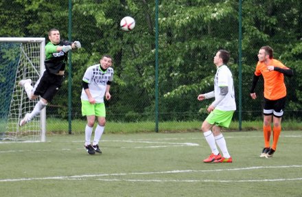 Fragment meczu Lisy FC - Epompa.pl