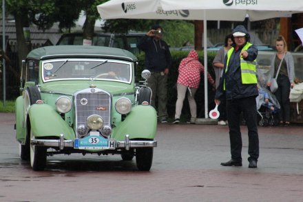 Zlot pojazdów zabytkowych w centrum Wisły