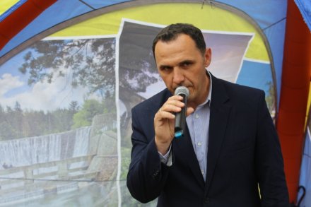 Sekretarz Miasta wita zgromadzonych