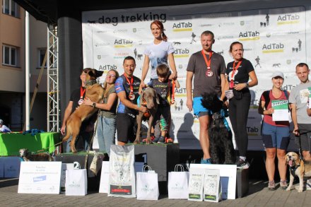 Dekoracja zawodów w Dogtrekkingu
