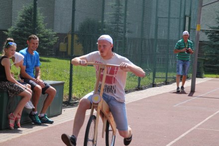 Turniej gier i zabaw podczas "Święta Sąsiada"