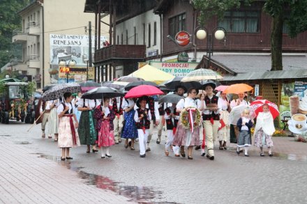 Pochód dożynkowy - Zespół Regionalny Wisła z Wisły