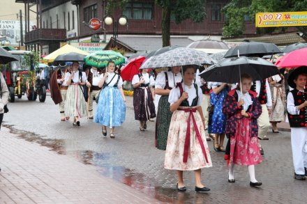 Pochód dożynkowy - Zespół Regionalny Wisła z Wisły