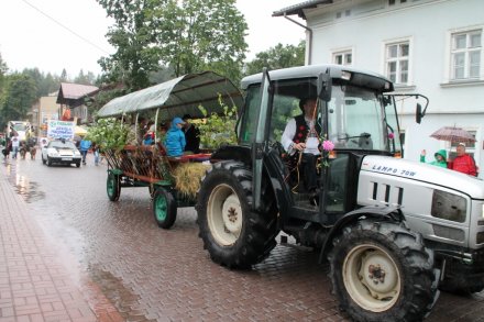 Pochód dożynkowy w Wiśle