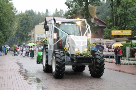 Pochód dożynkowy w Wiśle