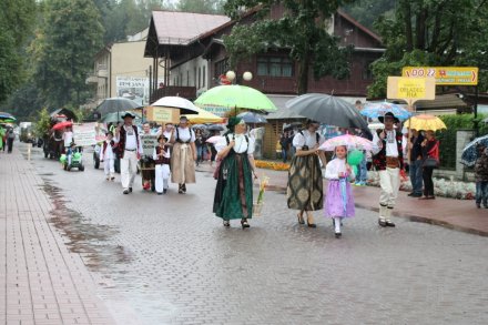 Pochód dożynkowy w Wiśle