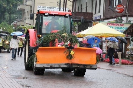 Pochód dożynkowy w Wiśle