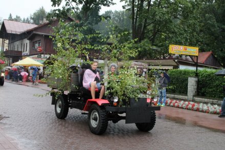 Pochód dożynkowy w Wiśle