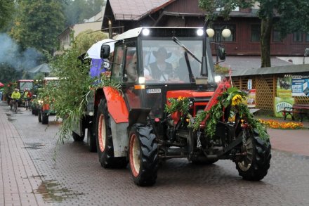 Pochód dożynkowy w Wiśle