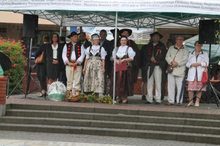 Goście w oczekiwaniu na uczestników korowodu