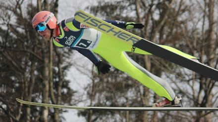 Dawid Kubacki z TS Wisła Zakopane w locie