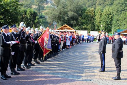 Odbiór raportu przez wiceprezes Zarządu Głównego Związku OSP RP Zbigniewa Meresa