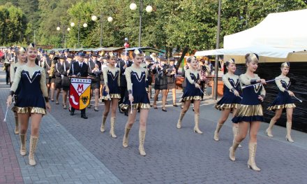 Mażoretki to nieodłączny element strażackich wydarzeń