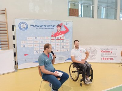 Paraolimpijczyk Igor Sikorski oraz Marcin Strządała z firmy BDB Event