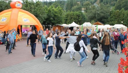 Tańce na placu Hoffa podczas koncertu na "małej scenie"