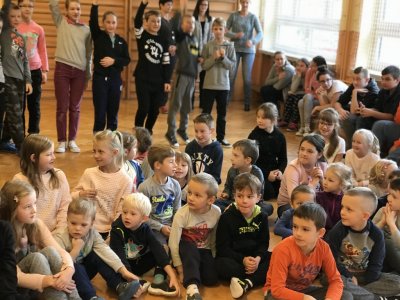 Warsztaty z Adrianem Duszakiem w wislańskich szkołach