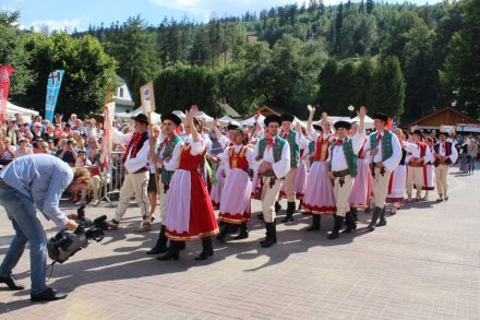 "Mazury" z Londynu w korowodzie