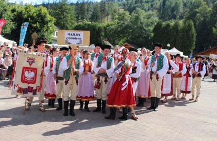 "Mazury" z Londynu w korowodzie