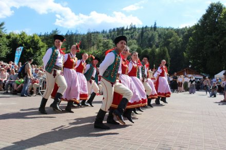 "Mazury" z Londynu w korowodzie