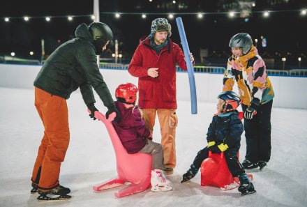 Bal na Sto Par na lodowisku