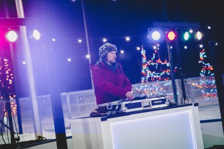 Bal na Sto Par na lodowisku