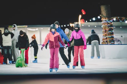 Bal na Sto Par na lodowisku