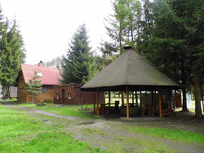 DOMKI POD SKOCZNIĄ
