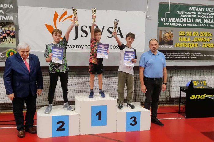 Wiktor Niemczyk na II miejscu podium