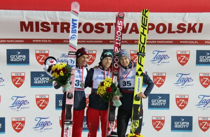 Medaliści mistrzostw Polski na podium