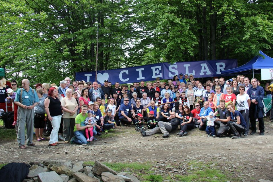 Pamiątkowe zdjęcie Cieślarów podczas zjazdu w roku 2015