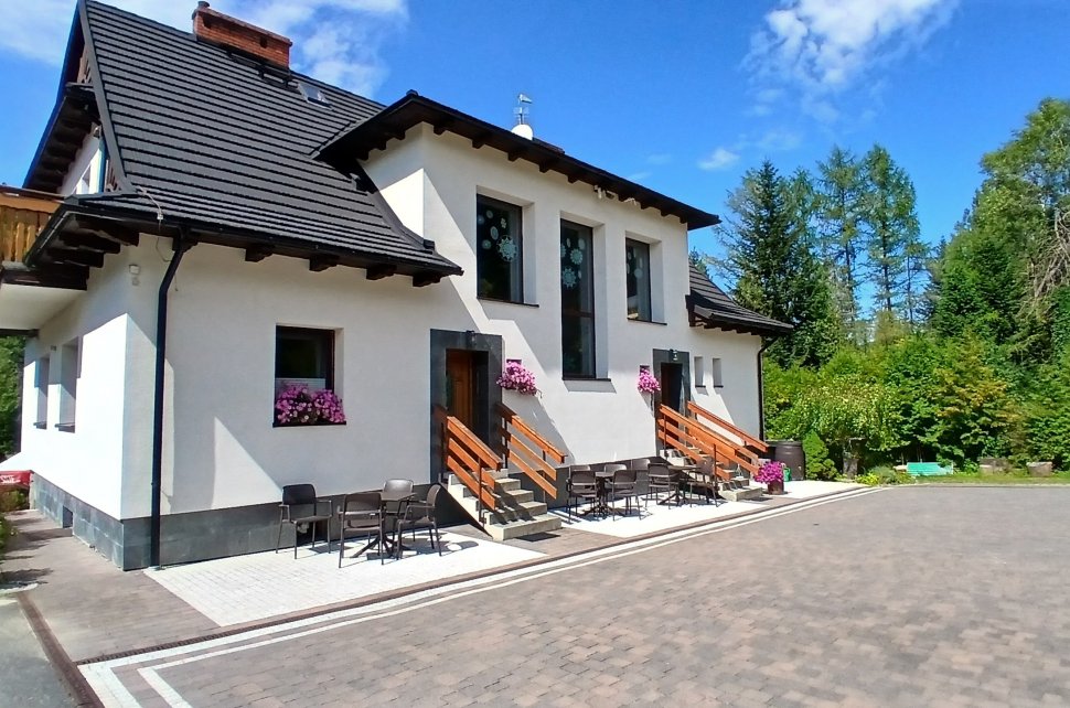 Willa od strony parkingu